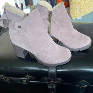 Size 6 bear paw booties NWT